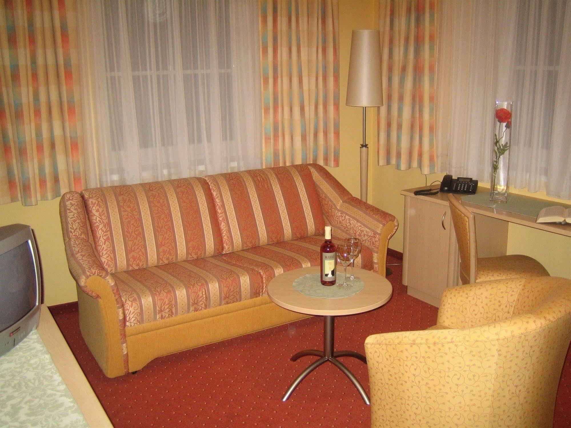 Landhotel Stofflerwirt Sankt Michael im Lungau Exterior photo